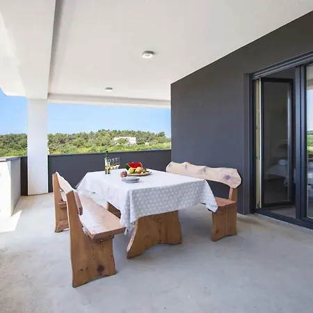 Apartman In Pula/istrien 34770 Póla